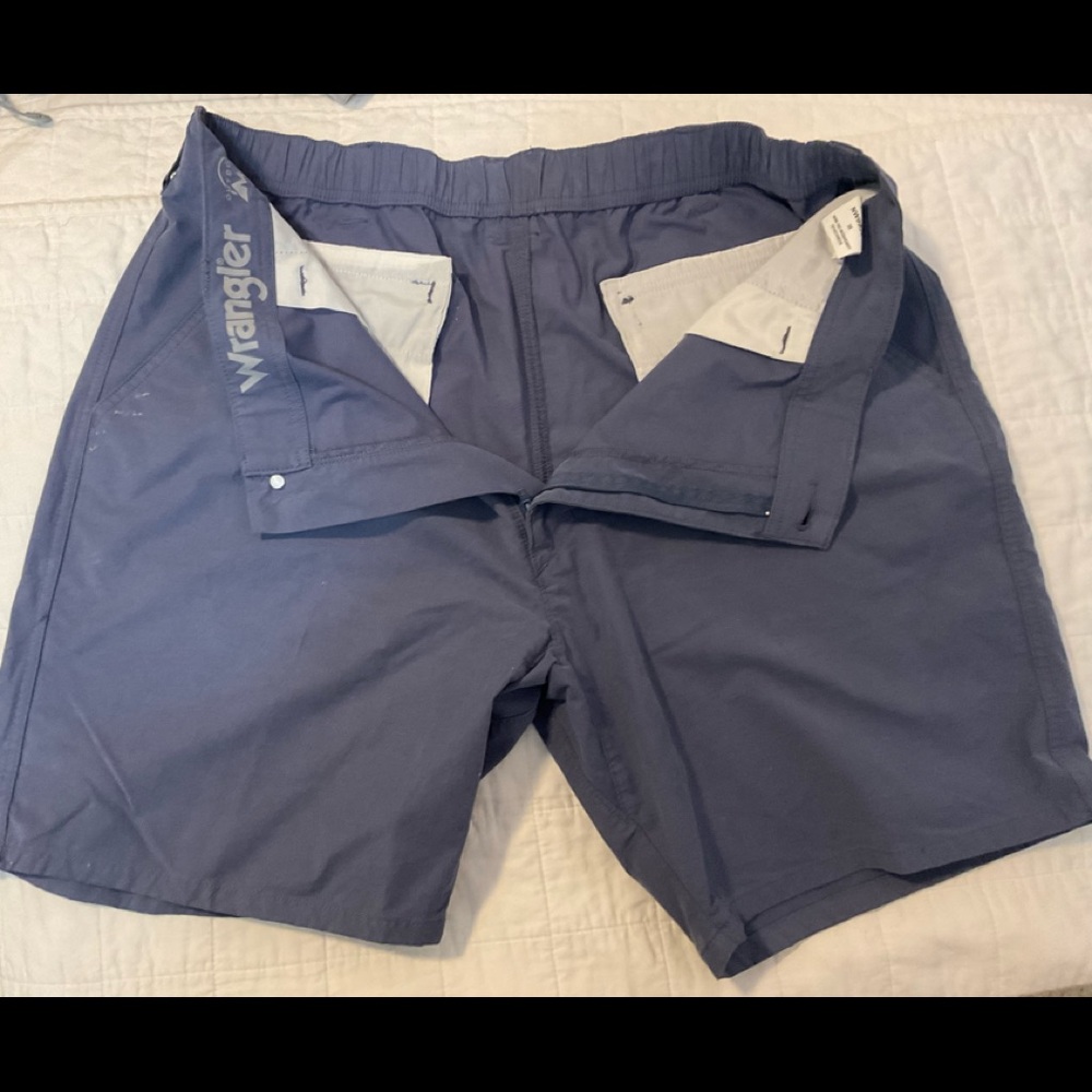 Mens Size 38 Wrangler Shorts